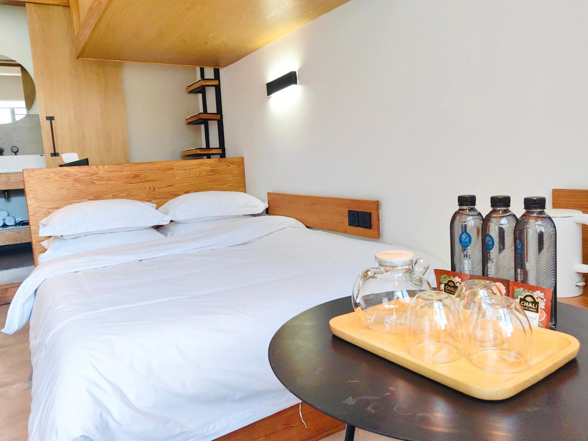 Dali Loft Travelling With Hostel Exteriör bild