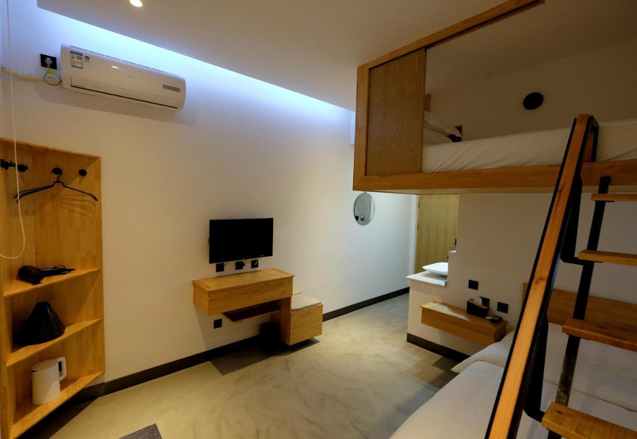 Dali Loft Travelling With Hostel Exteriör bild