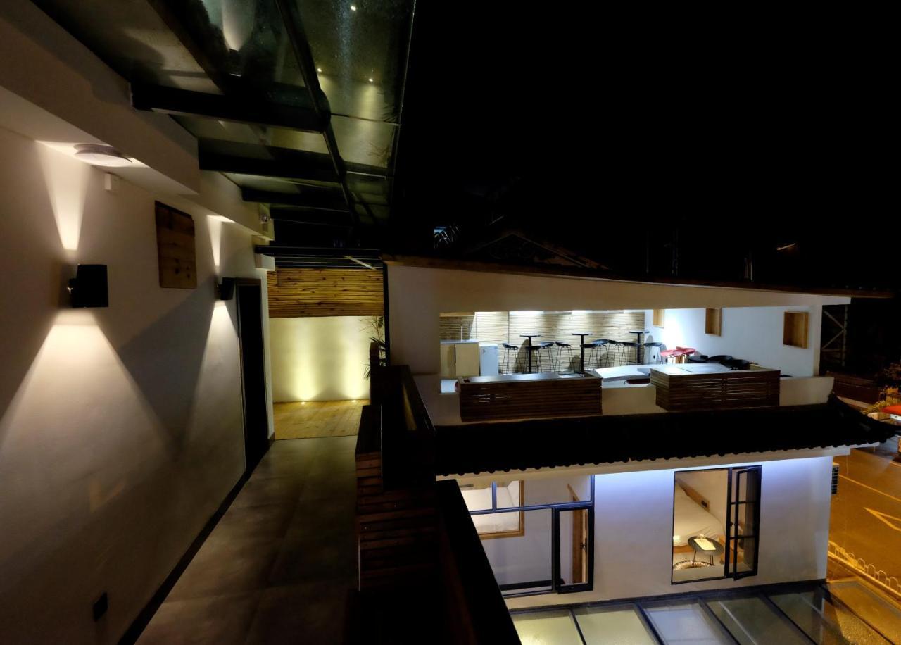 Dali Loft Travelling With Hostel Exteriör bild