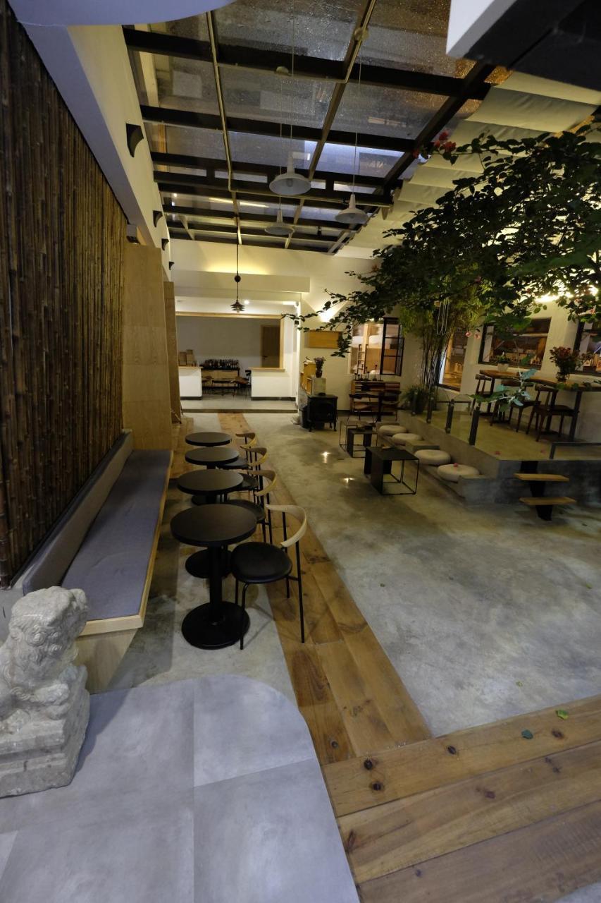 Dali Loft Travelling With Hostel Exteriör bild