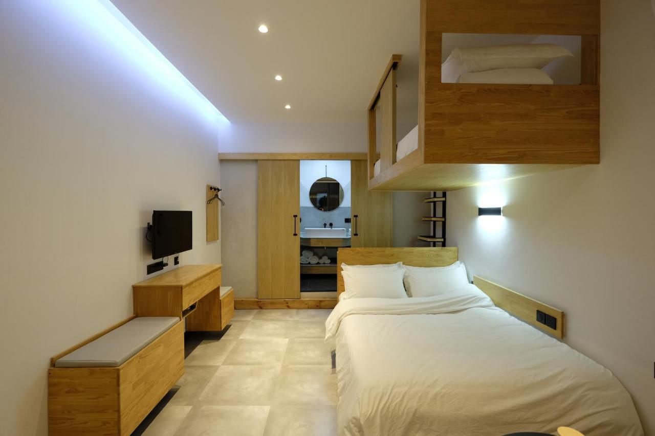 Dali Loft Travelling With Hostel Exteriör bild